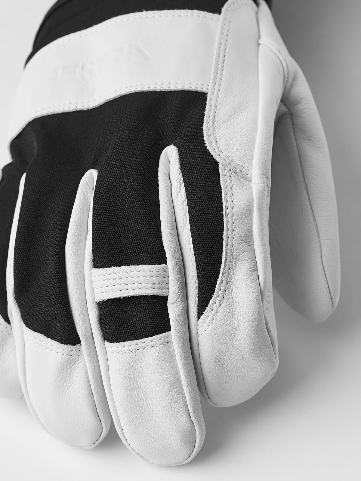 Hestra Army Leather Heli Ski GTX® + Gore Grip Technology 5-finger 4 Hestra Army Leather Heli Ski GTX® + Gore Grip Technology 5-finger - Image 2