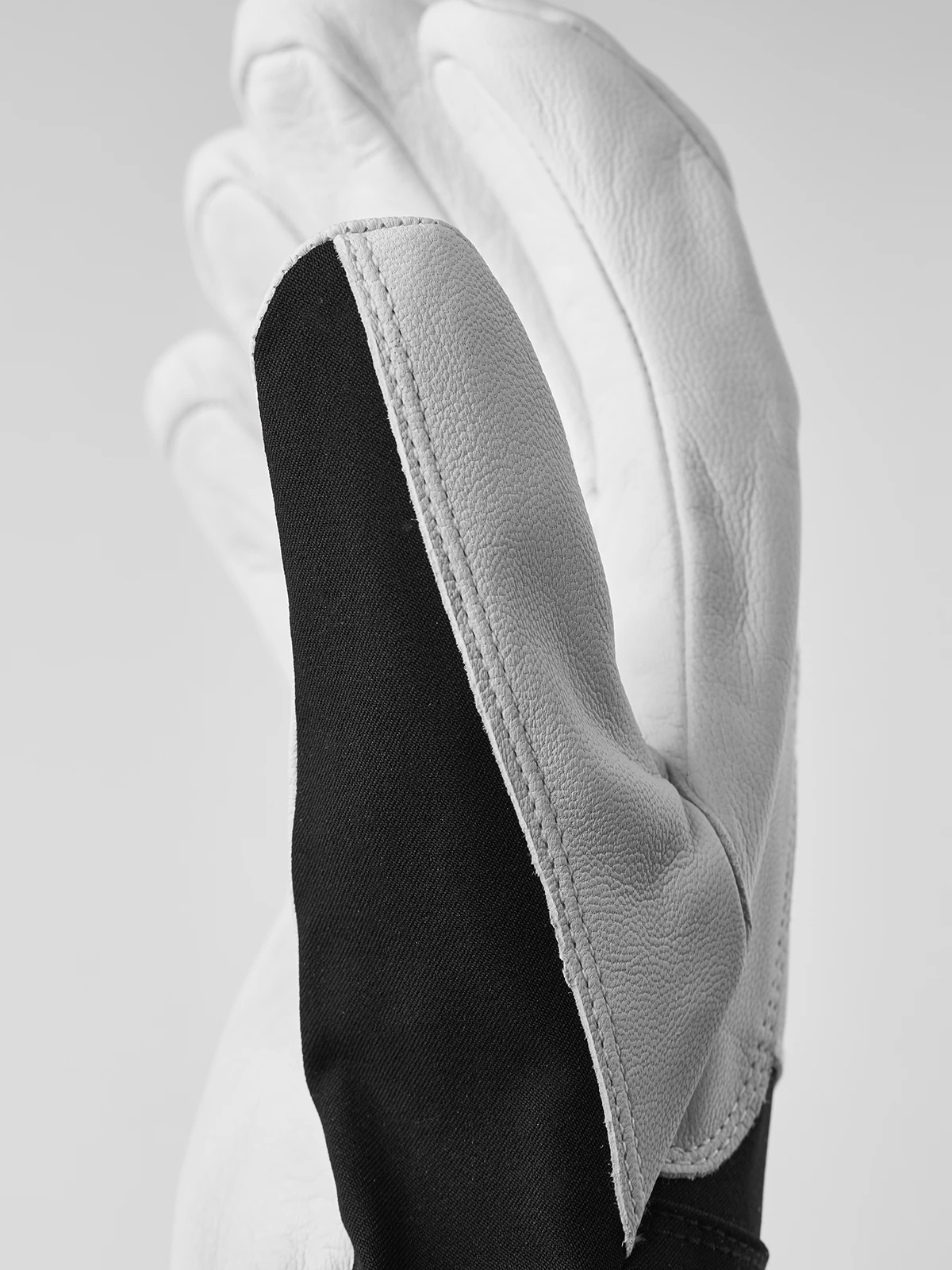 Hestra Army Leather Heli Ski GTX® + Gore Grip Technology 5-finger 5 Hestra Army Leather Heli Ski GTX® + Gore Grip Technology 5-finger - Image 3